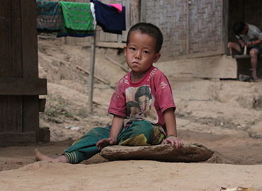马卡-维尼修斯在国家德比遭遇球迷的种族主义辱骂